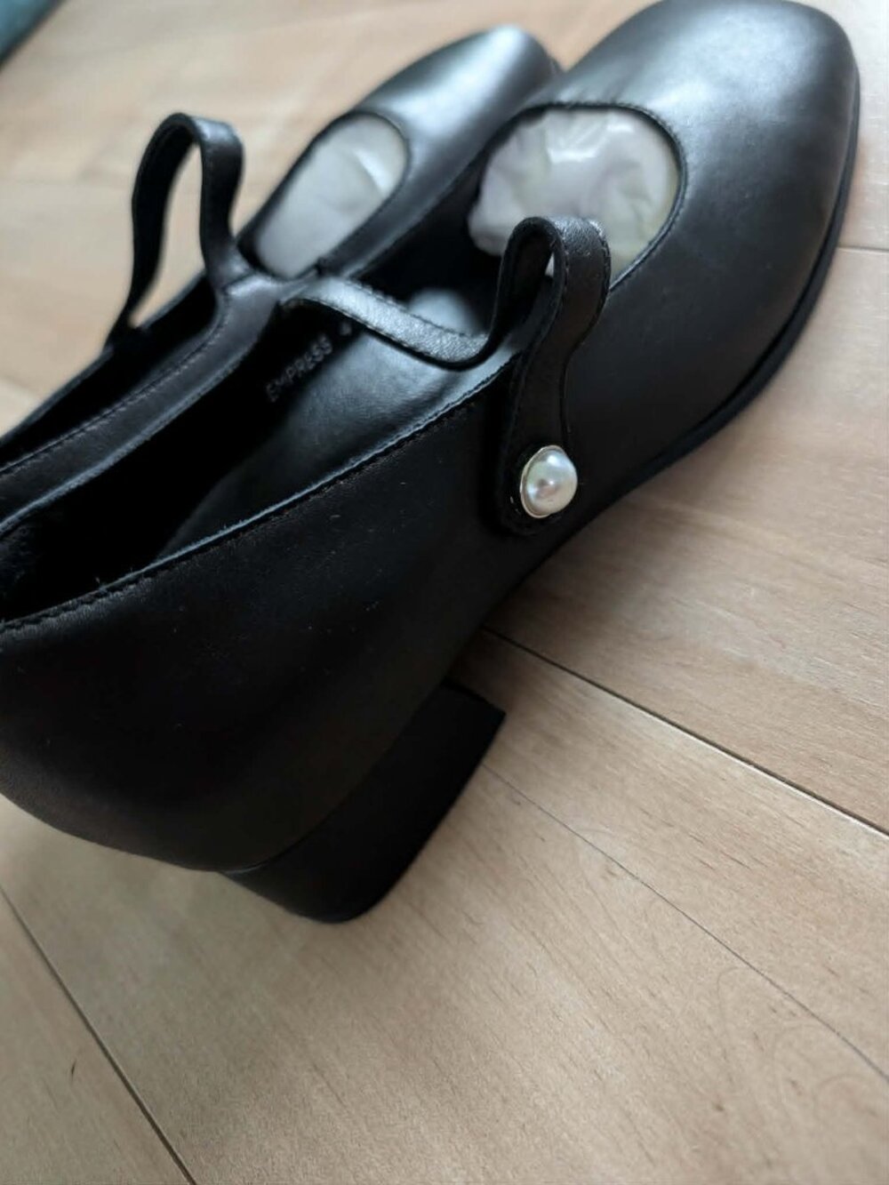 Empress Ballei 35 Black Leather Mary Jane Pumps Pearl Detail US 9 EU 40 NWOT